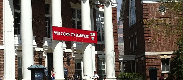 placa welcome to harvard