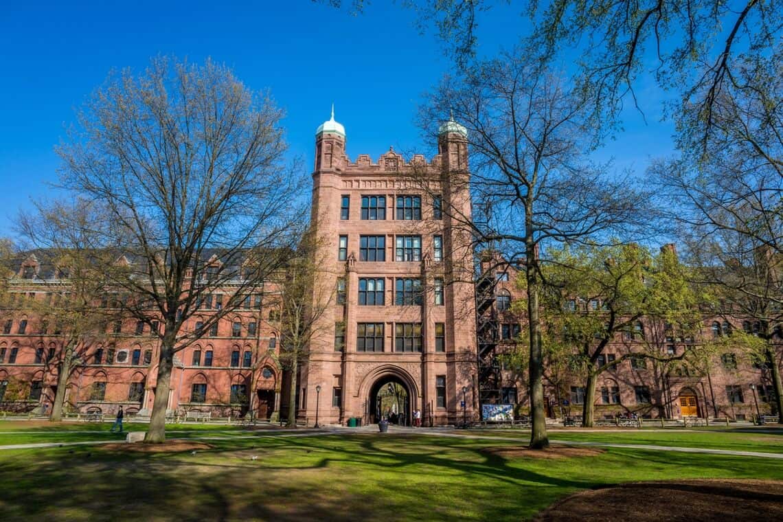 Faça de casa mais de 450 cursos gratuitos de universidades da Ivy League -  Guia do Estudante