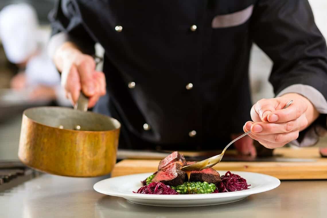 Onde o Brasil e a França se encontram: conheça mais sobre a gastronomia do  chef Érick Jacquin