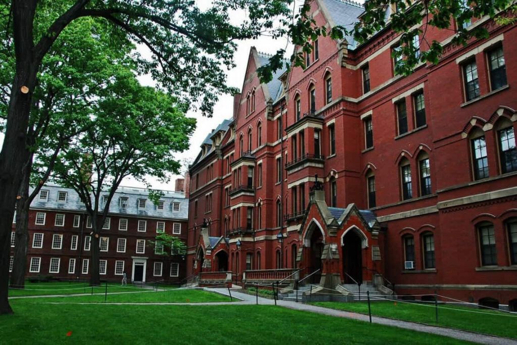 Harvard seleciona pesquisadores para estudar futuro do jornalismo