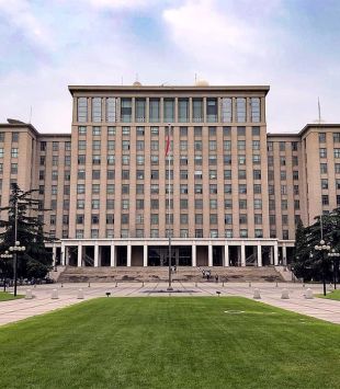 Schwarzman Scholars: bolsas integrais na China para mestrado em uma das melhores universidades do mundo